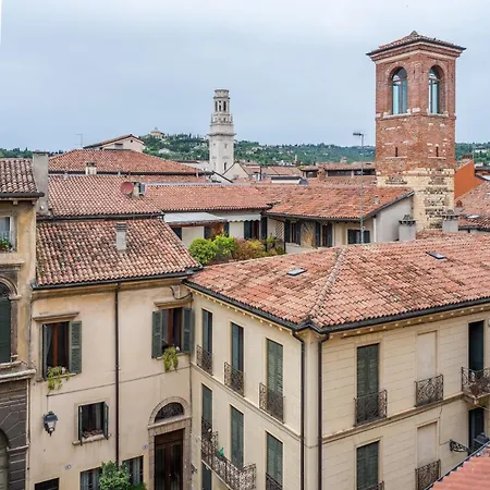 Centre Free Parking Piazza Erbe